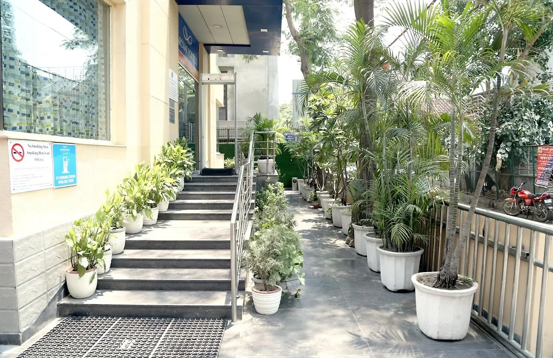 Sarovar Portico Naraina, Hotel-1
